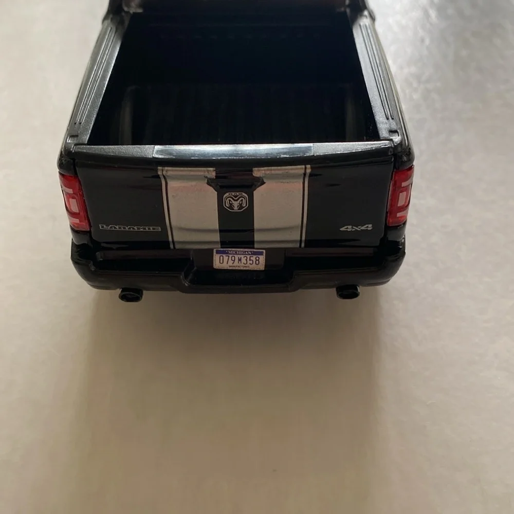 2019 Dodge Ram 1500 1:27 scale Black Toy Truck by Motor Max